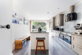 This City Needs Me 2 Bedroom Townhouse with Garden